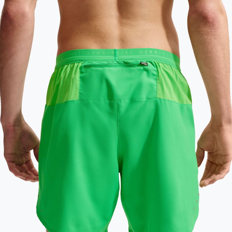 Pantaloni scurți de alergare pentru bărbați Nike Stride Dri-Fit Brief-Lined 7" green spark 4