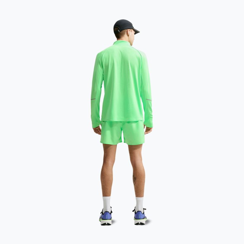 Pantaloni scurți de alergare pentru bărbați Nike Miler illusion green 3