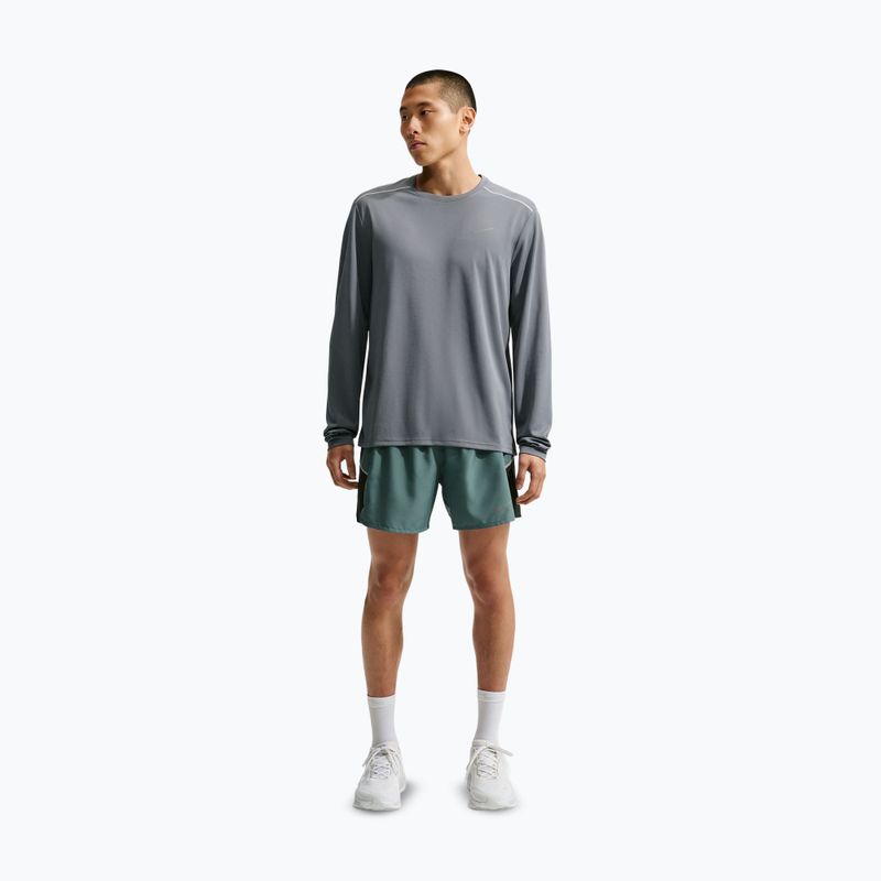 Longsleeve de alergare pentru bărbați Nike Miler Dri-Fit UV smoke grey 2