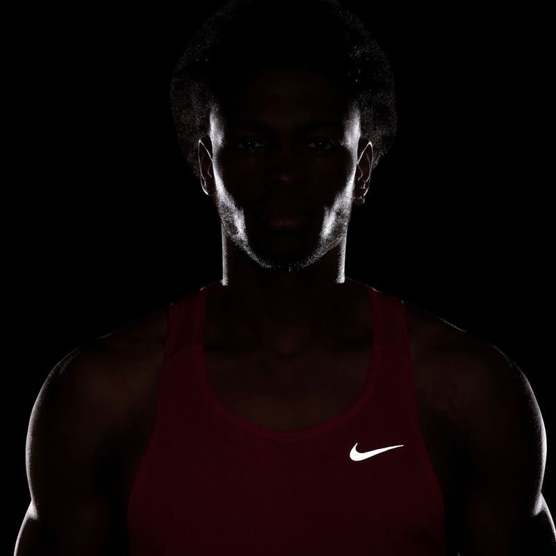 Tricou de alergare pentru bărbați Nike Fast Dri-Fit fusion red 4