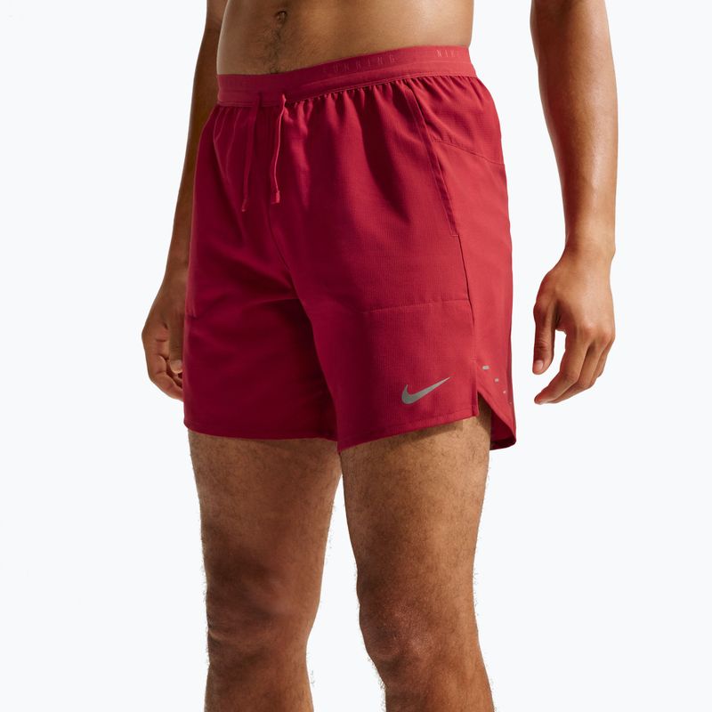 Pantaloni scurți de alergare pentru bărbați Nike Stride Dri-Fit Brief-Lined 7" tough red 4