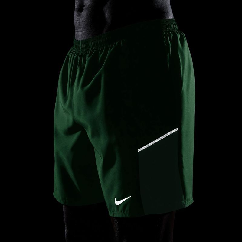 Pantaloni scurți de alergare pentru bărbați Nike Miler illusion green 7