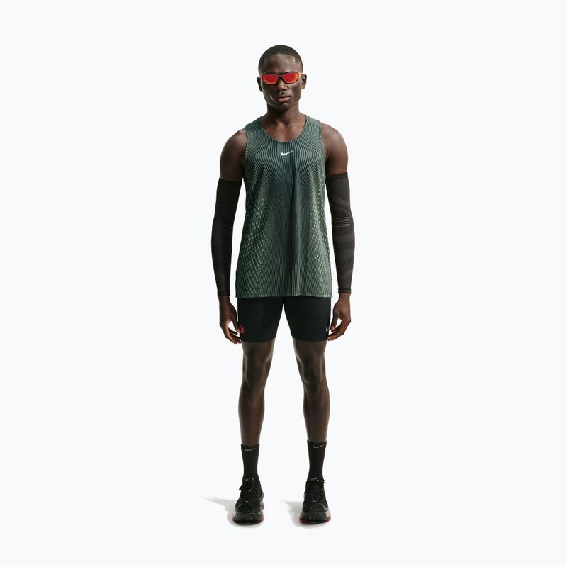 Tricou de alergare pentru bărbați Nike Stride black/light green spark 2