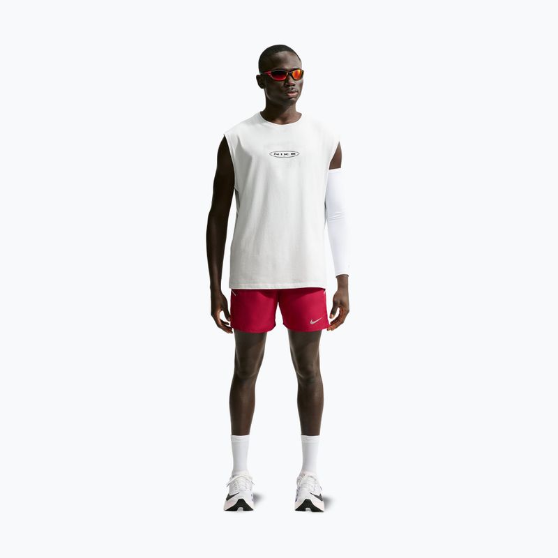 Pantaloni scurți de alergare pentru bărbați Nike Miler tough red/sport red 2