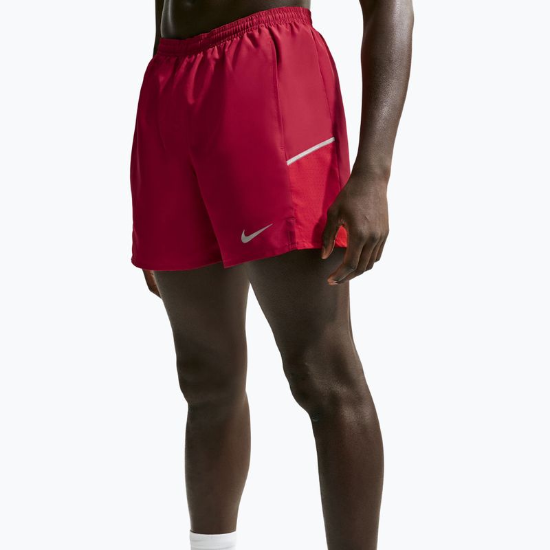 Pantaloni scurți de alergare pentru bărbați Nike Miler tough red/sport red 5