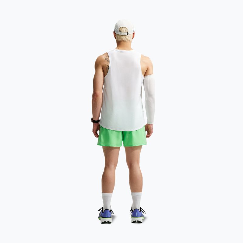 Pantaloni scurți de alergare pentru bărbați Nike Miler illusion green 3