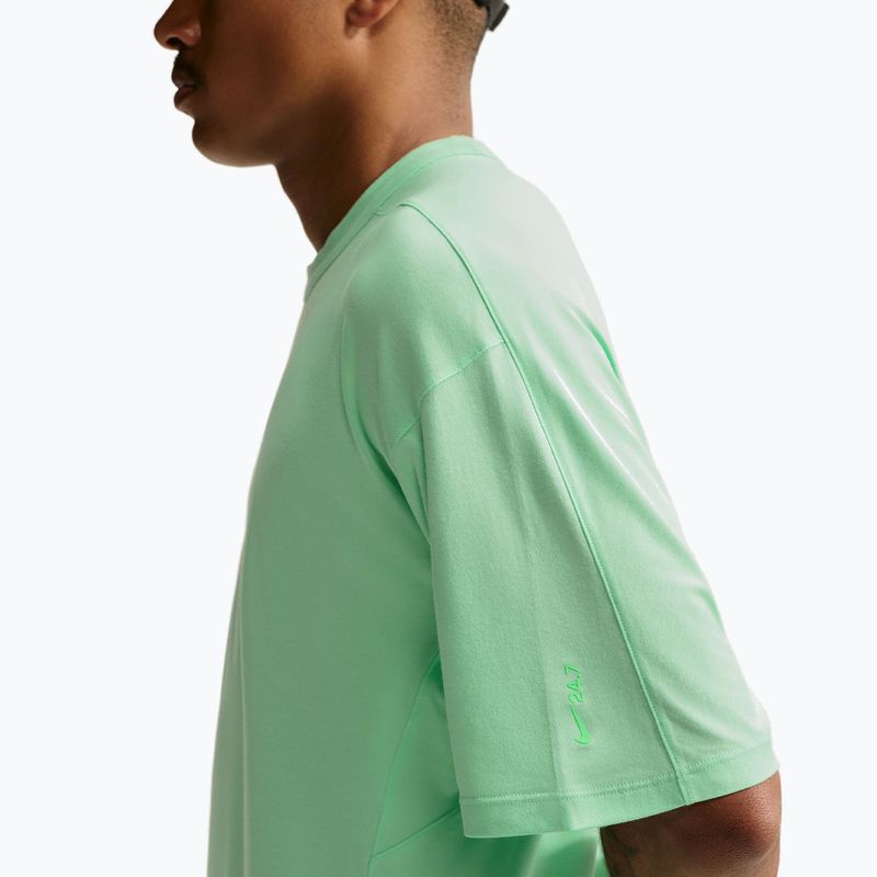 Tricou de antrenament bărbați Nike 24.7 ImpossiblySoft Light cucumber calm/sail/illusion green 4