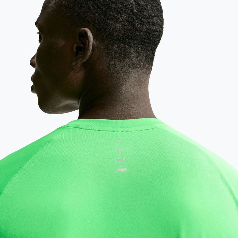 Tricou de alergare pentru bărbați Nike Stride green spark 5