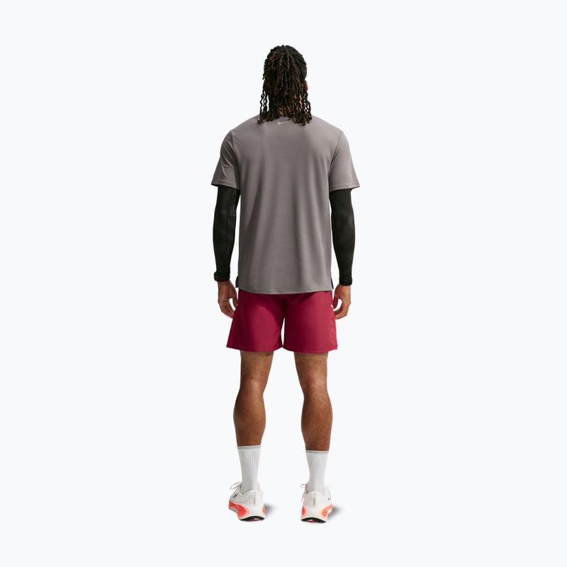 Pantaloni scurți de alergare pentru bărbați Nike Miler tough red/sport red 3