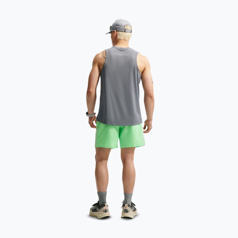 Pantaloni scurți de alergare pentru bărbați Nike Miler illusion green 3