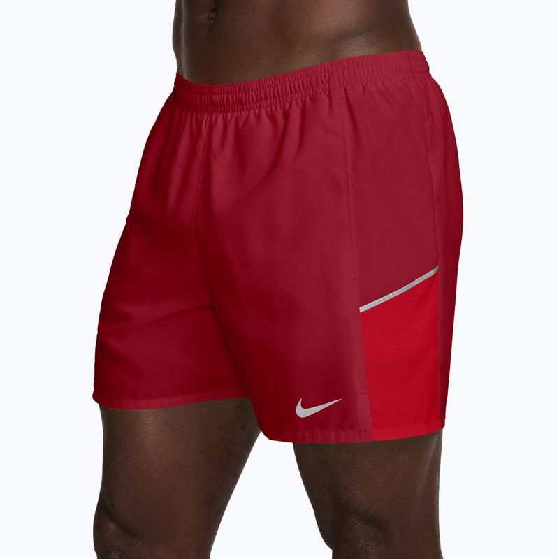 Pantaloni scurți de alergare pentru bărbați Nike Miler tough red 3
