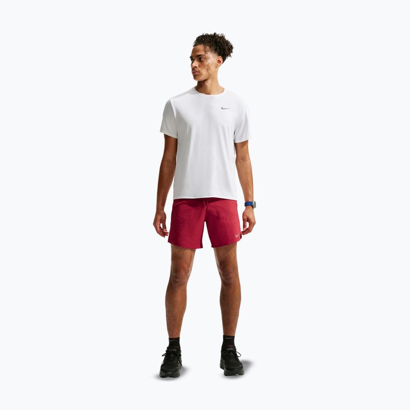 Pantaloni scurți de alergare pentru bărbați Nike Stride Dri-Fit 2in1 7" tough red 2