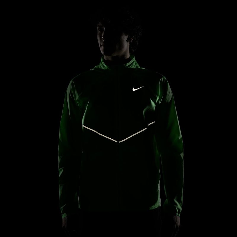 Geacă de alergare pentru bărbați Nike Miler illusion green 4