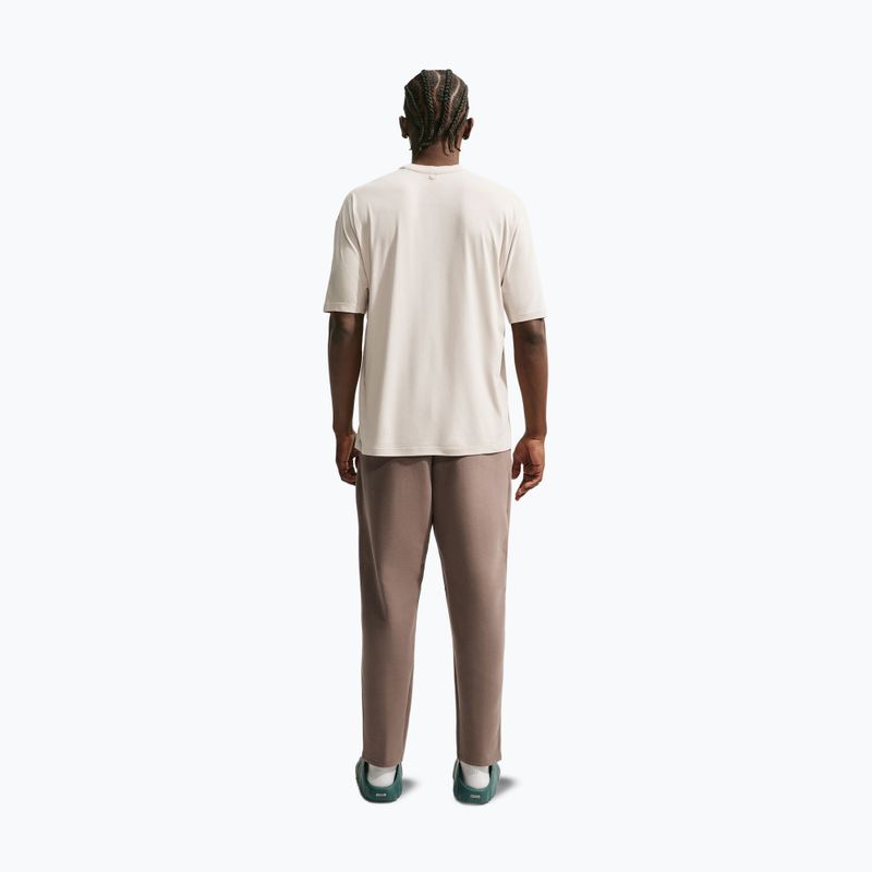 Tricou de antrenament bărbați Nike 24.7 ImpossiblySoft Light light orewood brown/sail/lilght iron ore 2