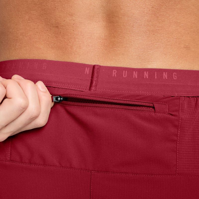 Pantaloni scurți de alergare pentru bărbați Nike Stride tough red 4