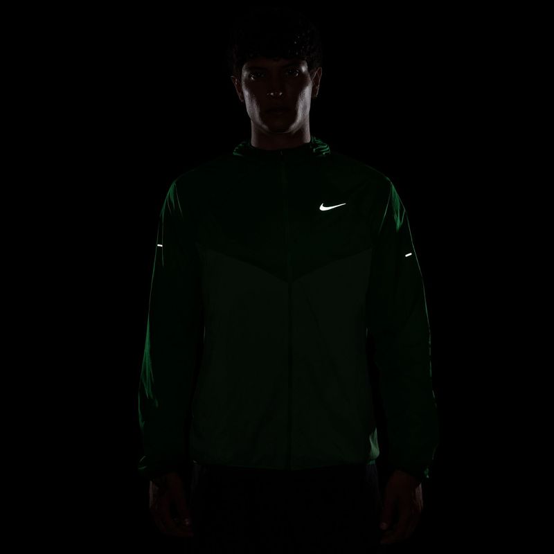 Geacă de alergare pentru bărbați Nike Stride green spark 4
