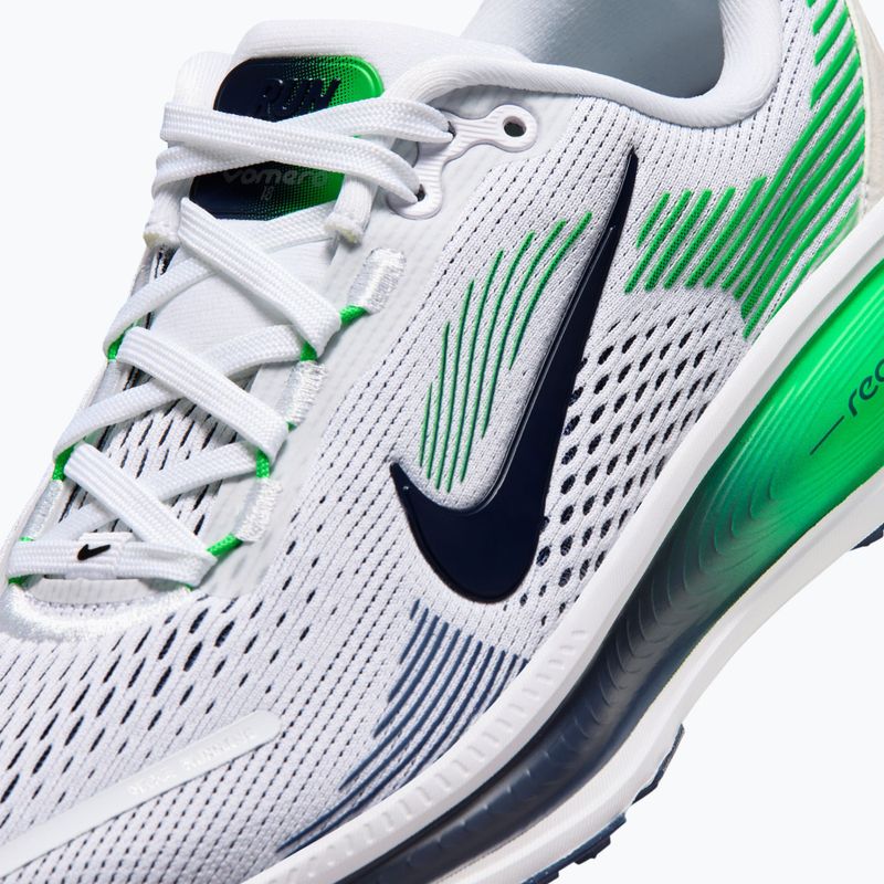 Pantofi de alergare Nike Vomero 18 alb/verdele scânteietor/bleumarin închis 5