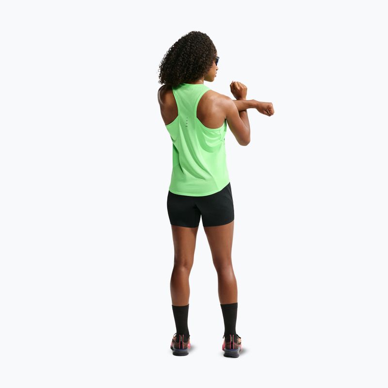 Tricou de alergare pentru femei Nike Swift Dri-Fit Tank Top illusion green 3