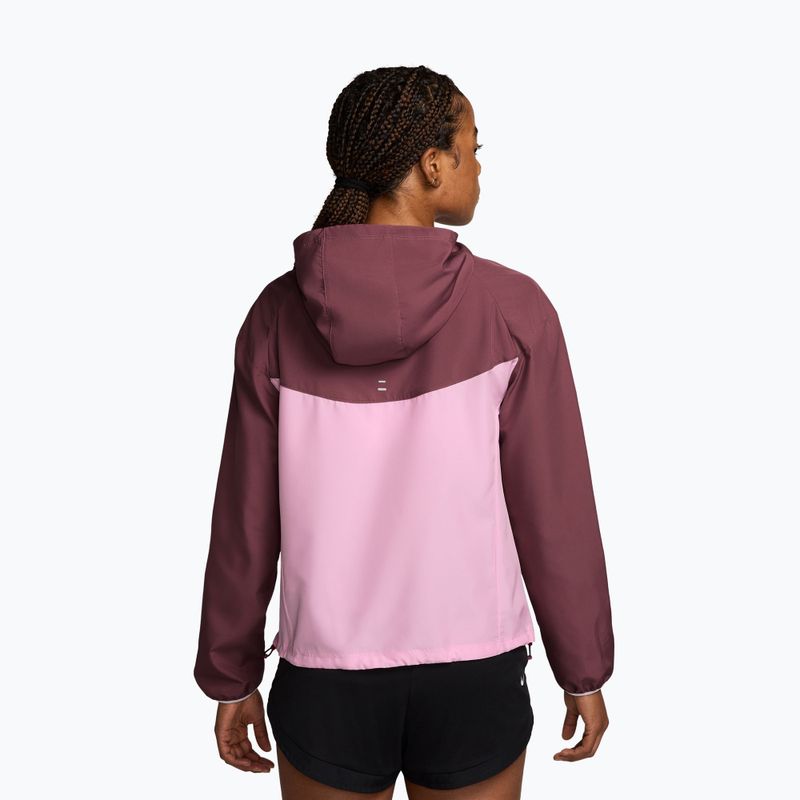 Geacă de alergare pentru femei Nike Tempo Windrunner pink smoke/pink rise 2