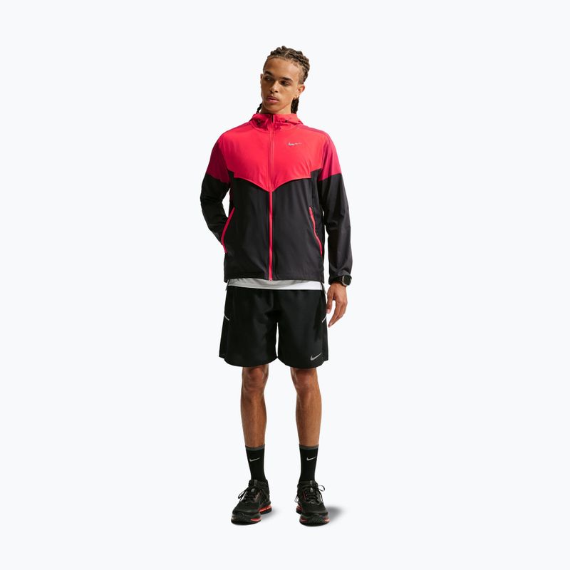 Geacă de alergare pentru bărbați Nike Impossibly Light Windrunner black/light crimson/tough red 2