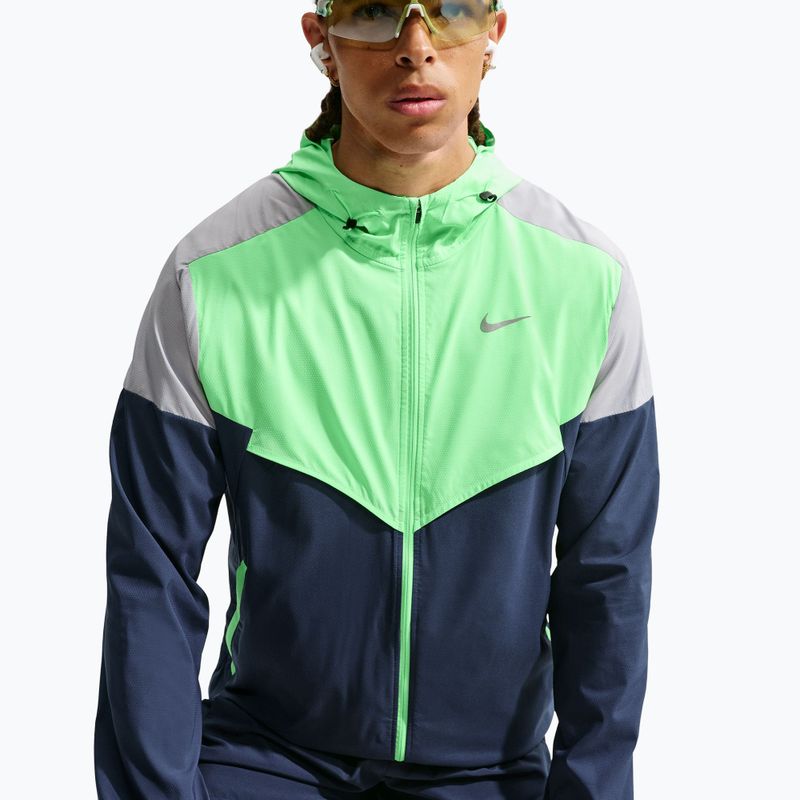 Geacă de alergare pentru bărbați Nike Impossibly Light Windrunner midnight navy/illusion green/wolf grey 4