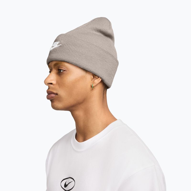 Căciulă de iarnă Nike Peak Futura Beanie moon particle/white 3