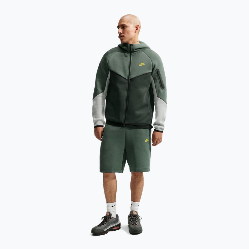 Bluză pentru bărbați Nike Tech Windrunner Full Zip camo green/black spruce/chrome yellow 2