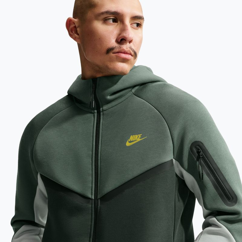 Bluză pentru bărbați Nike Tech Windrunner Full Zip camo green/black spruce/chrome yellow 6