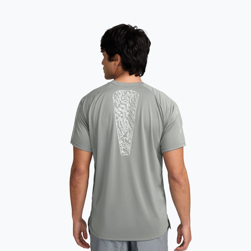Tricou de alergare pentru bărbați Nike Stride grey fog 2