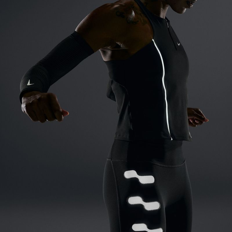 Pantaloni scurți de alergare pentru femei Nike Tempo Flash black 8