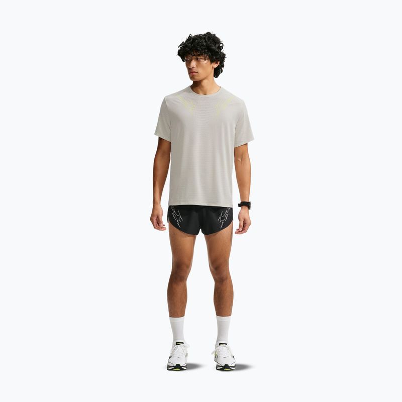 Tricou de alergare pentru bărbați Nike AeroSwift Dri-Fit ADV light bone 2