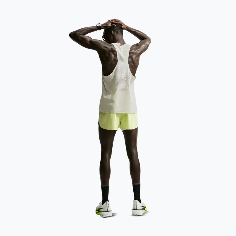 Tricou de alergare pentru bărbați Nike AeroSwift Light Bone 2