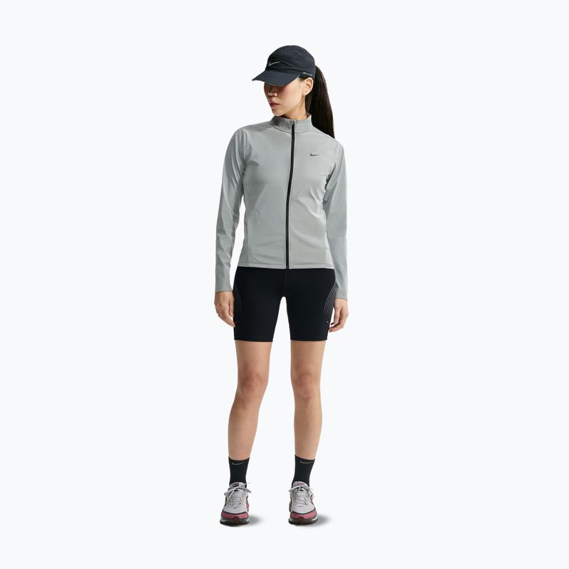 Pantaloni scurți de alergare pentru femei Nike Swift black 2