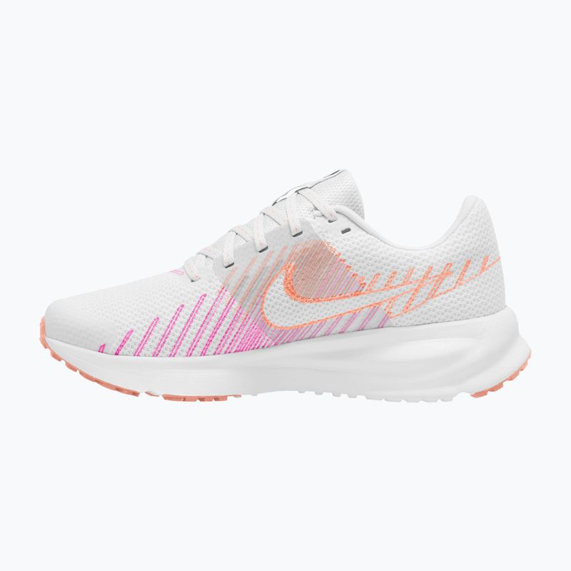 Încălțăminte de alergare pentru femei Nike Run Defy white/hyper pink/crimson bliss/gridiron 2
