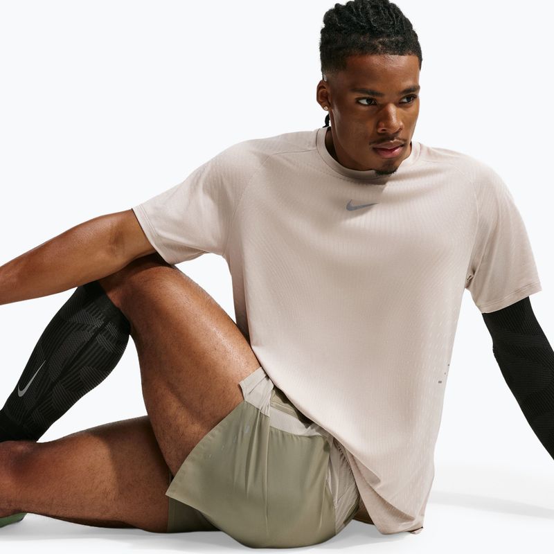 Tricou de alergare pentru bărbați Nike Stride cream Ii/sail 5