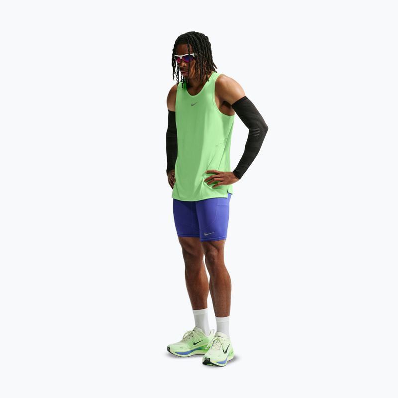 Tricou de alergare pentru bărbați Nike Stride volt/light silver 2