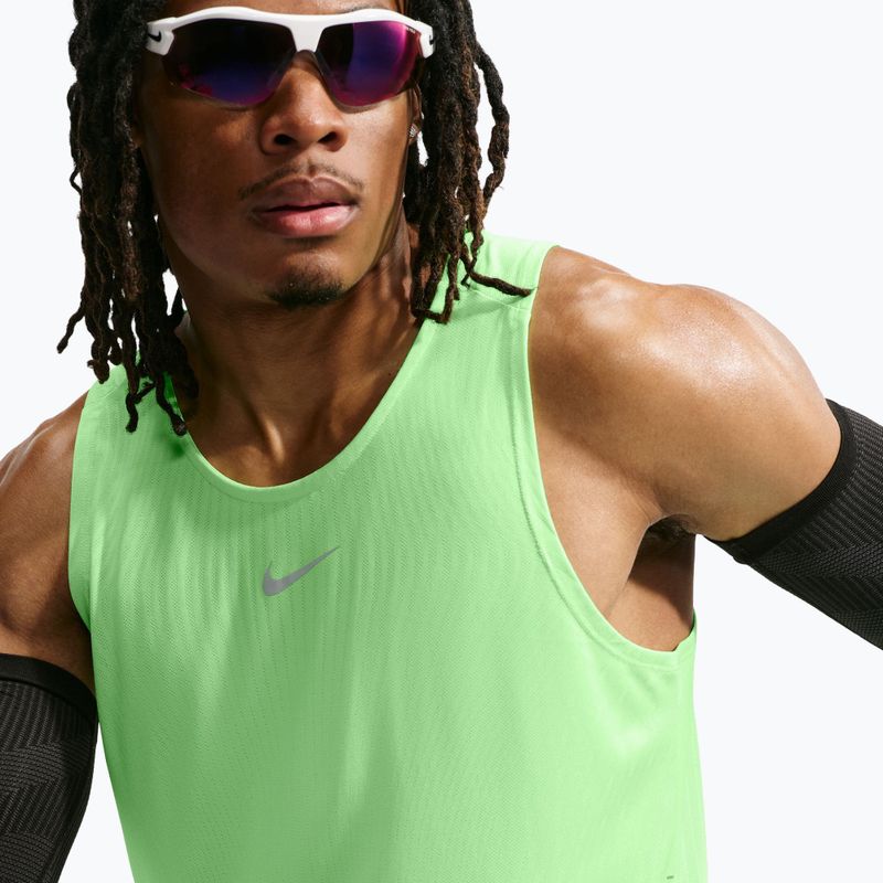 Tricou de alergare pentru bărbați Nike Stride volt/light silver 5