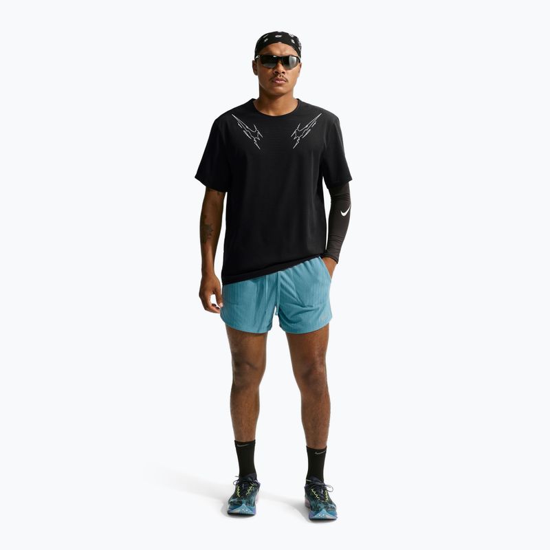 Pantaloni scurți de alergare pentru bărbați Nike Stride smokey blue 2