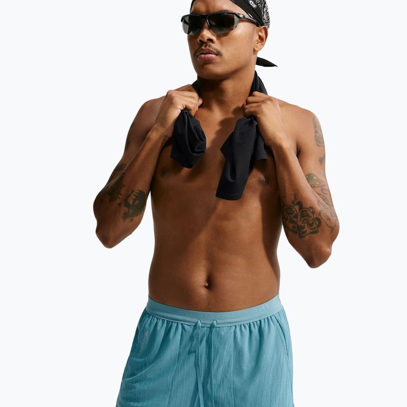 Pantaloni scurți de alergare pentru bărbați Nike Stride smokey blue 4