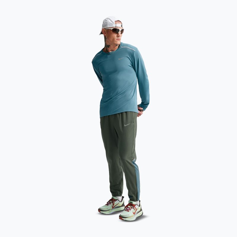Pantaloni de alergare pentru bărbați Nike Miler Dri-Fit Woven camo green/mineral slate 2