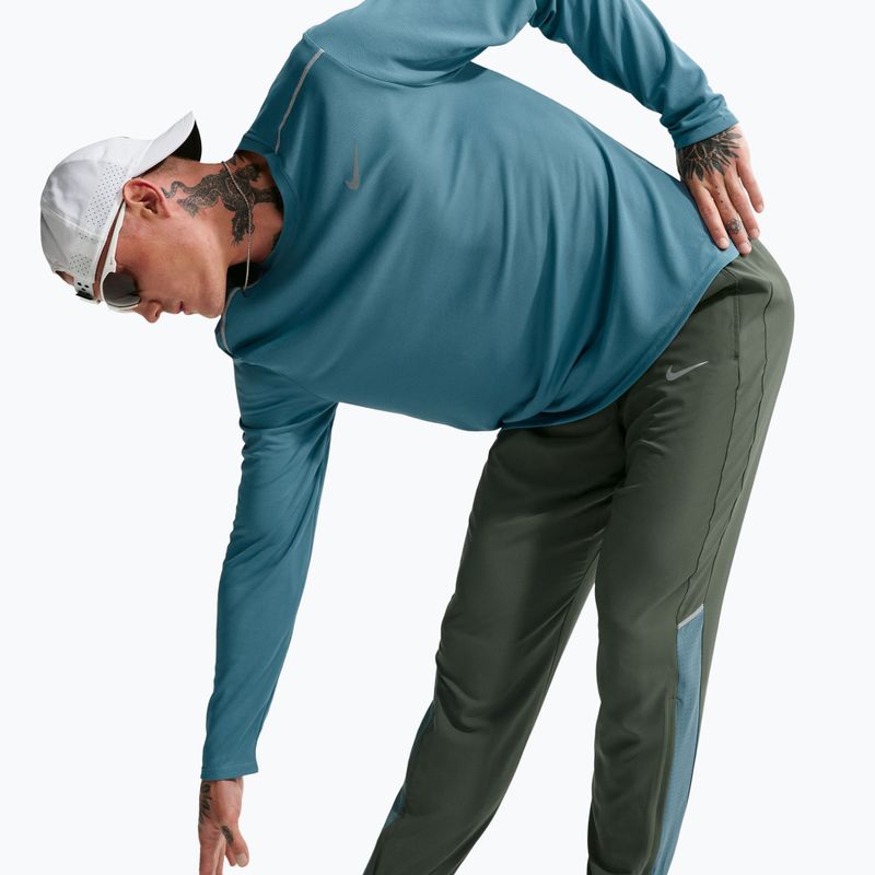 Pantaloni de alergare pentru bărbați Nike Miler Dri-Fit Woven camo green/mineral slate 6