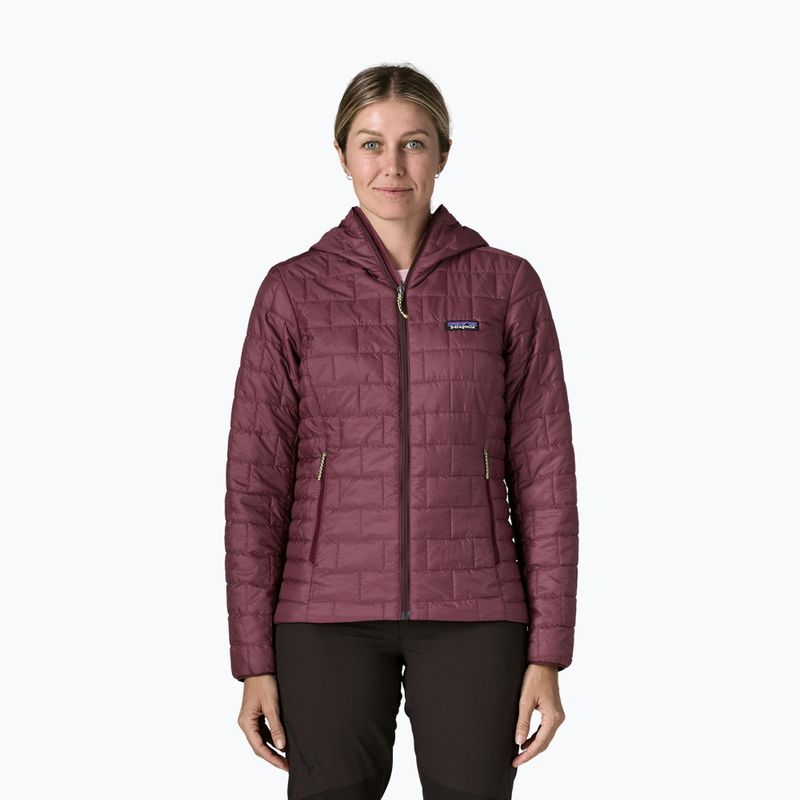 Geacă izolată pentru femei Patagonia Nano Puff Hoody berry fig