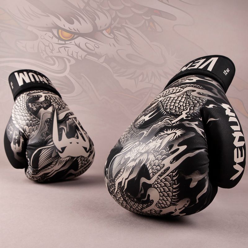 Venum Dragon's Flight mănuși de box negru și auriu 03169-137 7