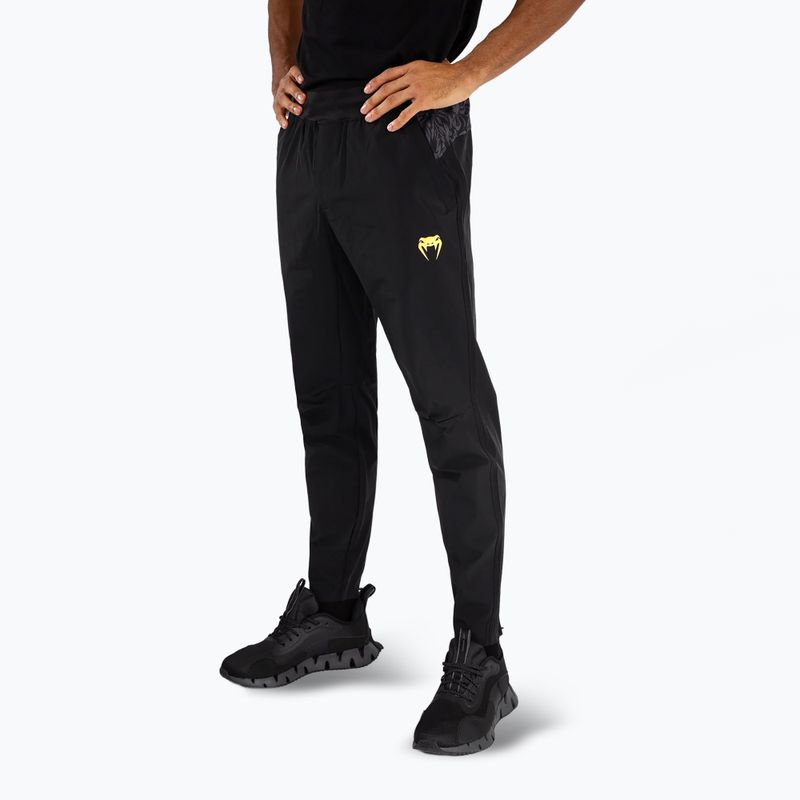 Pantaloni de antrenament pentru bărbați Venum x Ilia Topuria Unmatched black/gold 6