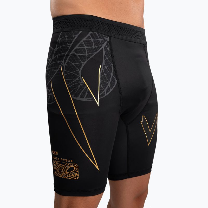 Pantaloni scurți de antrenament pentru bărbați Venum Serpenti Vale Tudo black/silver/gold 6