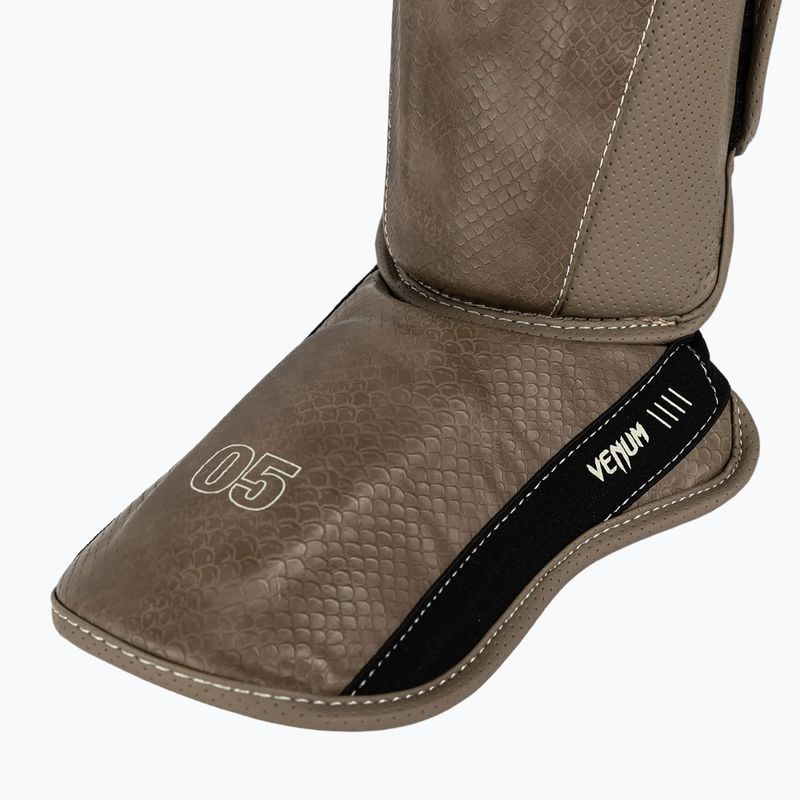 Apărători pentru tibii și picioare Venum Impact Evo Scales Shinguards brown 5