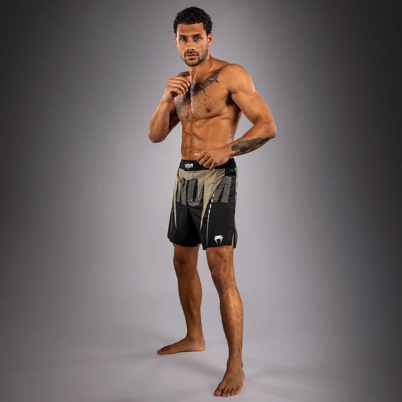 Pantaloni scurți de antrenament pentru bărbați Venum Adrenaline Fight black/sand 2