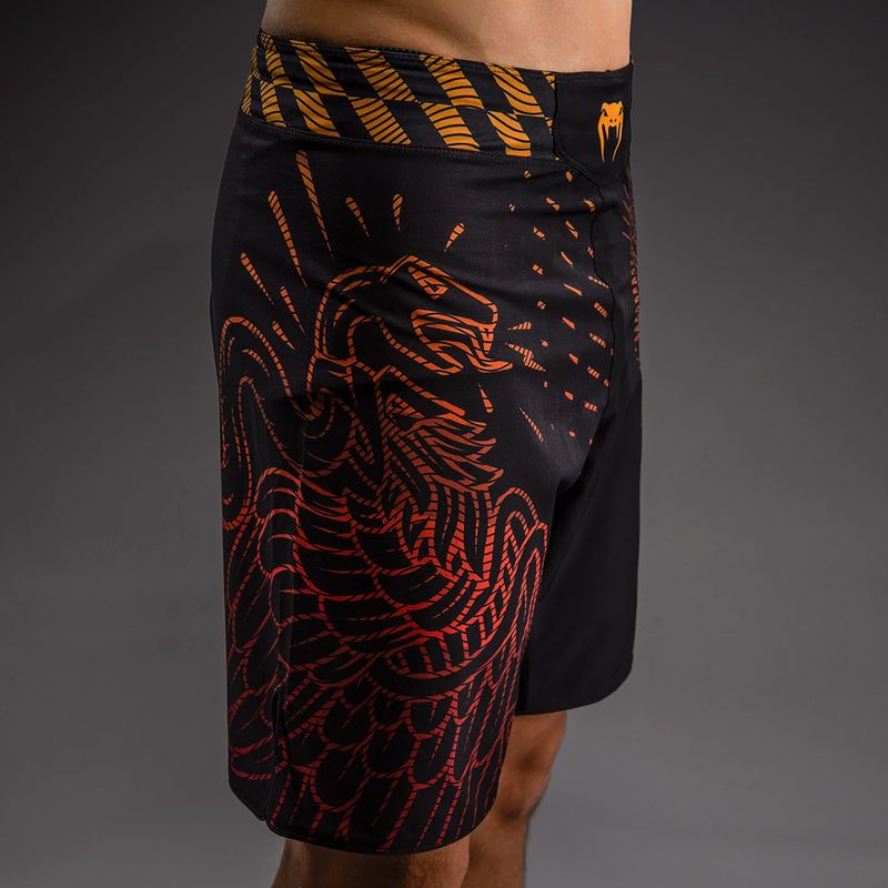 Pantaloni scurți de antrenament pentru bărbați Venum Quetzal Fury Fightshorts black/fury red/tangerine 4