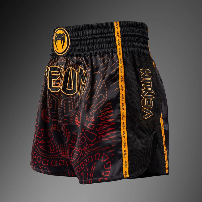 Pantaloni scurți de antrenament pentru bărbați Venum Quetzal Fury Muay Thai black/fury red/tangerine 3