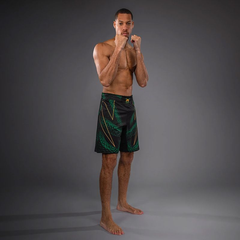 Pantaloni scurți de antrenament pentru bărbați Venum Matupa Fightshorts black/green/gold 2
